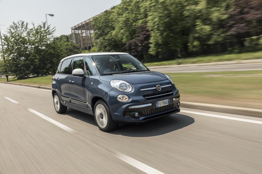  Fiat 500L 2017 года  (фото 30 из 45)